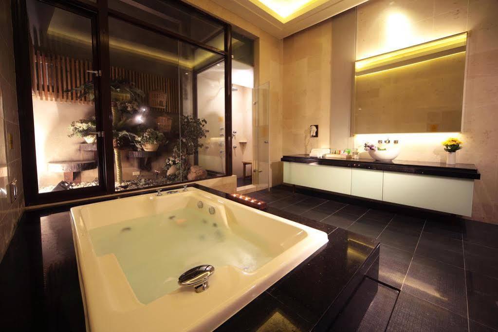 Wehome Motel Tainan Exterior foto